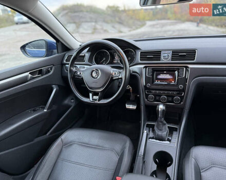 Синий Фольксваген Пассат, объемом двигателя 1.8 л и пробегом 180 тыс. км за 11500 $, фото 43 на Automoto.ua