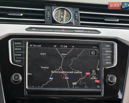 Синій Фольксваген Пассат, об'ємом двигуна 2 л та пробігом 262 тис. км за 16999 $, фото 24 на Automoto.ua