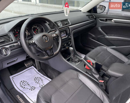 Синий Фольксваген Пассат, объемом двигателя 1.8 л и пробегом 219 тыс. км за 12900 $, фото 10 на Automoto.ua