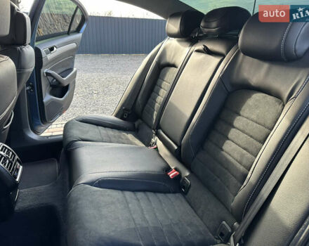 Синій Фольксваген Пассат, об'ємом двигуна 2 л та пробігом 262 тис. км за 16999 $, фото 18 на Automoto.ua