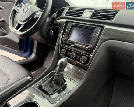 Синий Фольксваген Пассат, объемом двигателя 1.8 л и пробегом 197 тыс. км за 12599 $, фото 30 на Automoto.ua