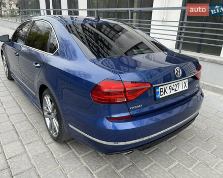 Синий Фольксваген Пассат, объемом двигателя 1.8 л и пробегом 219 тыс. км за 12900 $, фото 3 на Automoto.ua