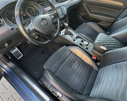 Синій Фольксваген Пассат, об'ємом двигуна 2 л та пробігом 220 тис. км за 17000 $, фото 6 на Automoto.ua