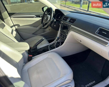 Синий Фольксваген Пассат, объемом двигателя 1.8 л и пробегом 110 тыс. км за 15500 $, фото 19 на Automoto.ua