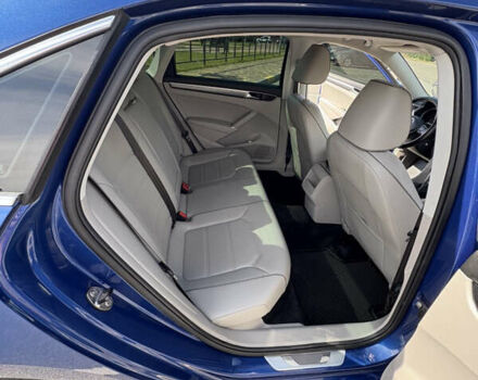 Синий Фольксваген Пассат, объемом двигателя 1.8 л и пробегом 118 тыс. км за 15900 $, фото 10 на Automoto.ua