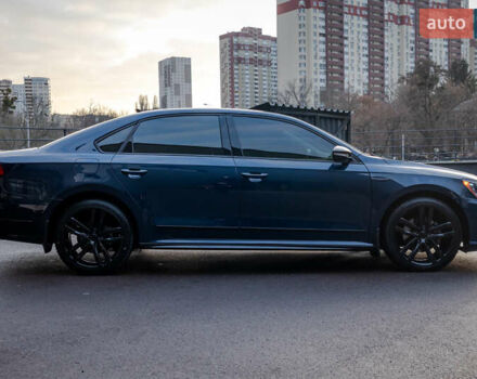 Синий Фольксваген Пассат, объемом двигателя 1.98 л и пробегом 98 тыс. км за 18000 $, фото 4 на Automoto.ua