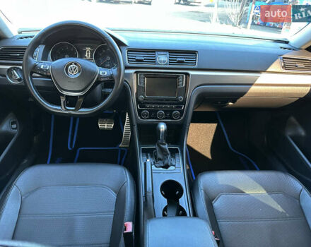 Синий Фольксваген Пассат, объемом двигателя 1.8 л и пробегом 123 тыс. км за 12100 $, фото 9 на Automoto.ua