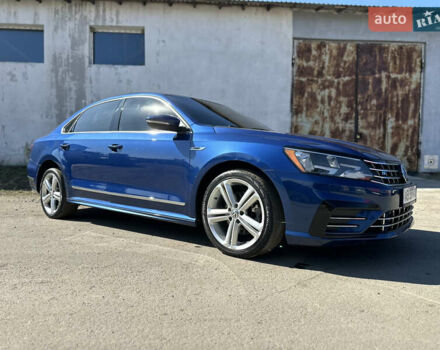 Синий Фольксваген Пассат, объемом двигателя 1.8 л и пробегом 123 тыс. км за 12100 $, фото 2 на Automoto.ua