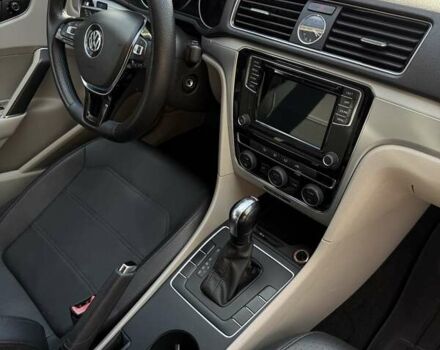 Синий Фольксваген Пассат, объемом двигателя 1.8 л и пробегом 152 тыс. км за 14000 $, фото 25 на Automoto.ua