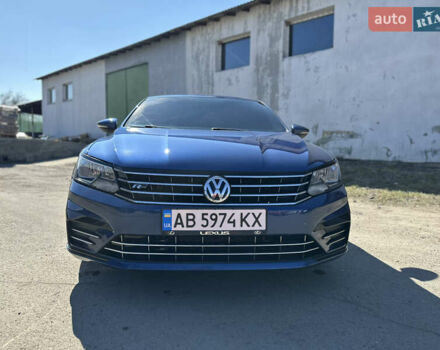 Синий Фольксваген Пассат, объемом двигателя 1.8 л и пробегом 122 тыс. км за 12000 $, фото 1 на Automoto.ua