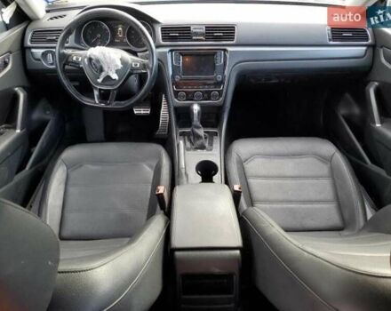 Синий Фольксваген Пассат, объемом двигателя 2 л и пробегом 143 тыс. км за 7900 $, фото 6 на Automoto.ua