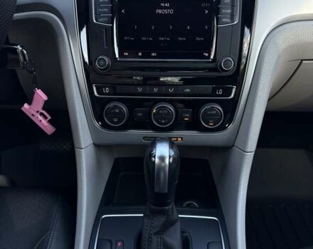 Синий Фольксваген Пассат, объемом двигателя 1.8 л и пробегом 152 тыс. км за 14000 $, фото 46 на Automoto.ua