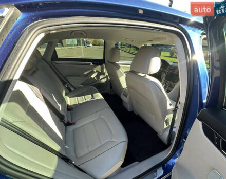 Синий Фольксваген Пассат, объемом двигателя 1.8 л и пробегом 110 тыс. км за 15500 $, фото 11 на Automoto.ua