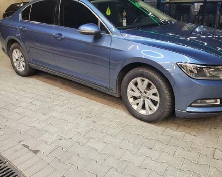 Синий Фольксваген Пассат, объемом двигателя 1.97 л и пробегом 81 тыс. км за 21999 $, фото 3 на Automoto.ua