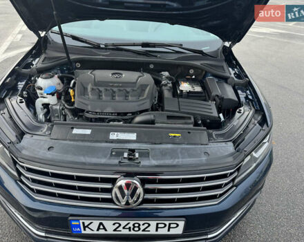 Синий Фольксваген Пассат, объемом двигателя 1.98 л и пробегом 124 тыс. км за 19000 $, фото 2 на Automoto.ua