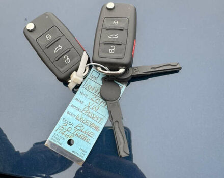 Синий Фольксваген Пассат, объемом двигателя 1.98 л и пробегом 124 тыс. км за 19000 $, фото 4 на Automoto.ua