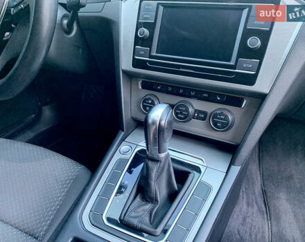 Синий Фольксваген Пассат, объемом двигателя 2 л и пробегом 111 тыс. км за 21500 $, фото 30 на Automoto.ua