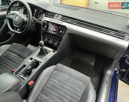 Синий Фольксваген Пассат, объемом двигателя 2 л и пробегом 332 тыс. км за 16599 $, фото 47 на Automoto.ua