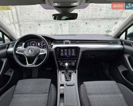 Синий Фольксваген Пассат, объемом двигателя 2 л и пробегом 249 тыс. км за 23300 $, фото 51 на Automoto.ua