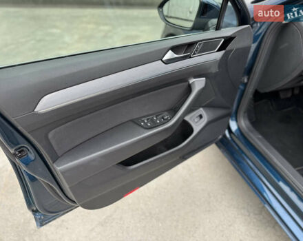 Синий Фольксваген Пассат, объемом двигателя 2 л и пробегом 249 тыс. км за 23300 $, фото 27 на Automoto.ua