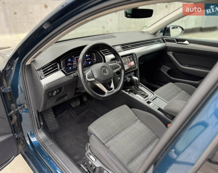 Синий Фольксваген Пассат, объемом двигателя 2 л и пробегом 249 тыс. км за 23300 $, фото 29 на Automoto.ua