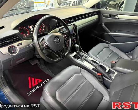 Синій Фольксваген Пассат, об'ємом двигуна 2 л та пробігом 101 тис. км за 16300 $, фото 4 на Automoto.ua