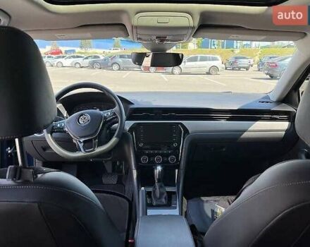 Фольксваген Пассат 2021 в Львове на Automoto.ua Синий Фольксваген Пассат, объемом двигателя 1.98 л и пробегом 37 тыс. км за 25000 $, фото 20 на Automoto.ua