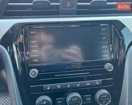 Фольксваген Пассат 2021 в Львове на Automoto.ua Синий Фольксваген Пассат, объемом двигателя 1.98 л и пробегом 37 тыс. км за 25000 $, фото 26 на Automoto.ua