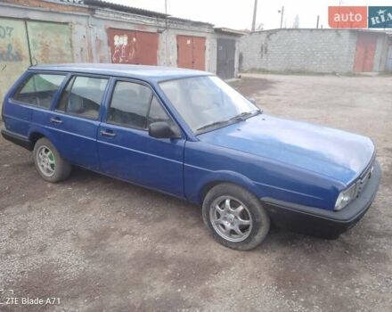 Синий Фольксваген Пассат, объемом двигателя 1.6 л и пробегом 100 тыс. км за 1800 $, фото 1 на Automoto.ua