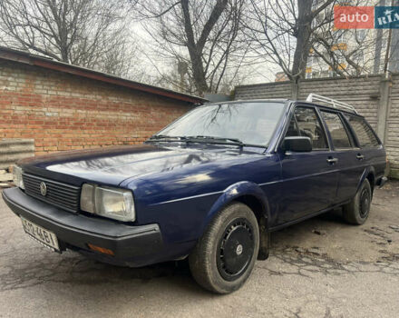 Синий Фольксваген Пассат, объемом двигателя 1.8 л и пробегом 210 тыс. км за 1500 $, фото 2 на Automoto.ua