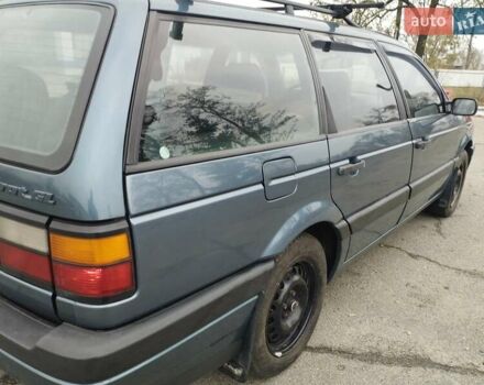 Синий Фольксваген Пассат, объемом двигателя 1.8 л и пробегом 350 тыс. км за 3500 $, фото 5 на Automoto.ua