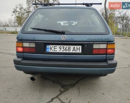 Синий Фольксваген Пассат, объемом двигателя 1.8 л и пробегом 350 тыс. км за 3500 $, фото 1 на Automoto.ua