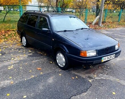 Синий Фольксваген Пассат, объемом двигателя 1.8 л и пробегом 300 тыс. км за 1150 $, фото 5 на Automoto.ua