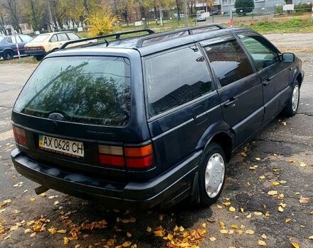 Синий Фольксваген Пассат, объемом двигателя 1.8 л и пробегом 300 тыс. км за 1150 $, фото 3 на Automoto.ua