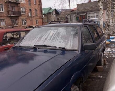 Синій Фольксваген Пассат, об'ємом двигуна 1.6 л та пробігом 300 тис. км за 400 $, фото 1 на Automoto.ua