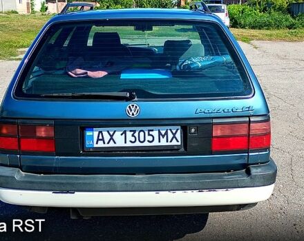 Синий Фольксваген Пассат, объемом двигателя 1.6 л и пробегом 340 тыс. км за 2200 $, фото 2 на Automoto.ua