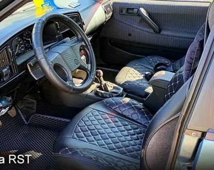 Синий Фольксваген Пассат, объемом двигателя 1.6 л и пробегом 340 тыс. км за 2200 $, фото 4 на Automoto.ua