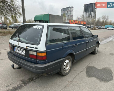 Синий Фольксваген Пассат, объемом двигателя 1.6 л и пробегом 444 тыс. км за 1100 $, фото 3 на Automoto.ua