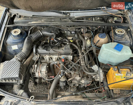 Синій Фольксваген Пассат, об'ємом двигуна 1.6 л та пробігом 444 тис. км за 1300 $, фото 10 на Automoto.ua