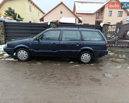 Синий Фольксваген Пассат, объемом двигателя 1.8 л и пробегом 280 тыс. км за 1100 $, фото 1 на Automoto.ua