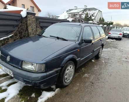 Синий Фольксваген Пассат, объемом двигателя 1.8 л и пробегом 280 тыс. км за 1100 $, фото 4 на Automoto.ua