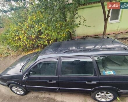 Синий Фольксваген Пассат, объемом двигателя 2 л и пробегом 347 тыс. км за 1500 $, фото 5 на Automoto.ua