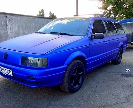 Синий Фольксваген Пассат, объемом двигателя 1.8 л и пробегом 309 тыс. км за 2500 $, фото 4 на Automoto.ua