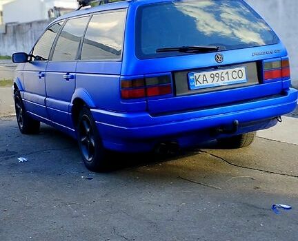 Синий Фольксваген Пассат, объемом двигателя 1.8 л и пробегом 309 тыс. км за 2500 $, фото 1 на Automoto.ua