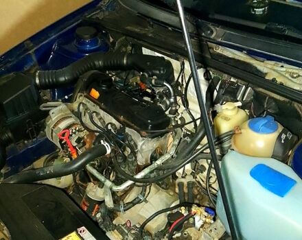 Синий Фольксваген Пассат, объемом двигателя 1.8 л и пробегом 220 тыс. км за 2200 $, фото 3 на Automoto.ua