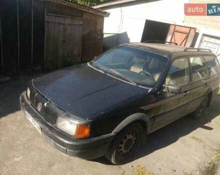 Синий Фольксваген Пассат, объемом двигателя 2 л и пробегом 350 тыс. км за 650 $, фото 2 на Automoto.ua