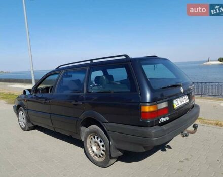 Синий Фольксваген Пассат, объемом двигателя 1.8 л и пробегом 392 тыс. км за 1750 $, фото 4 на Automoto.ua