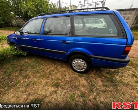 Синий Фольксваген Пассат, объемом двигателя 2 л и пробегом 290 тыс. км за 2350 $, фото 2 на Automoto.ua