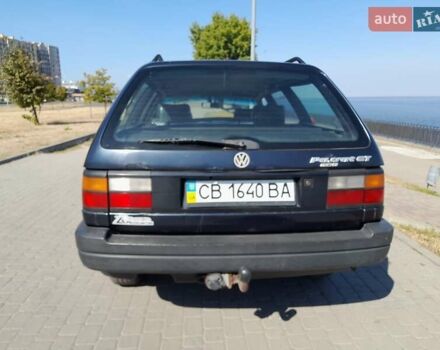 Синий Фольксваген Пассат, объемом двигателя 1.8 л и пробегом 392 тыс. км за 1750 $, фото 5 на Automoto.ua