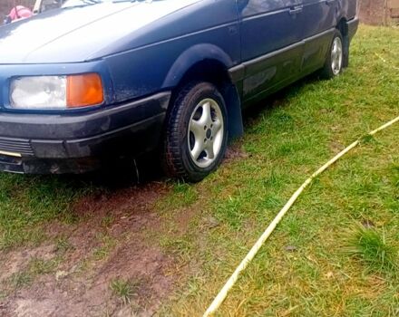 Синий Фольксваген Пассат, объемом двигателя 1.8 л и пробегом 25 тыс. км за 1550 $, фото 2 на Automoto.ua